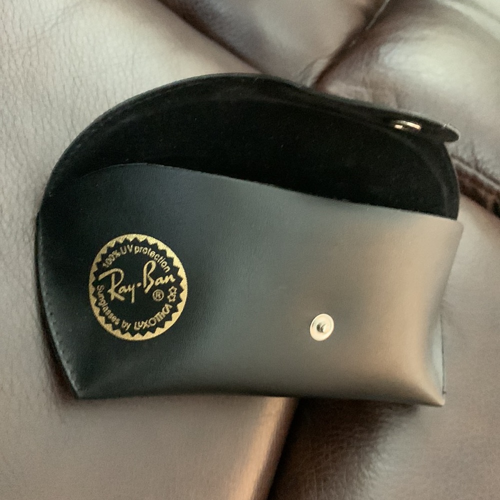 Ray-Ban eyeglass case - Picture 4 of 4
